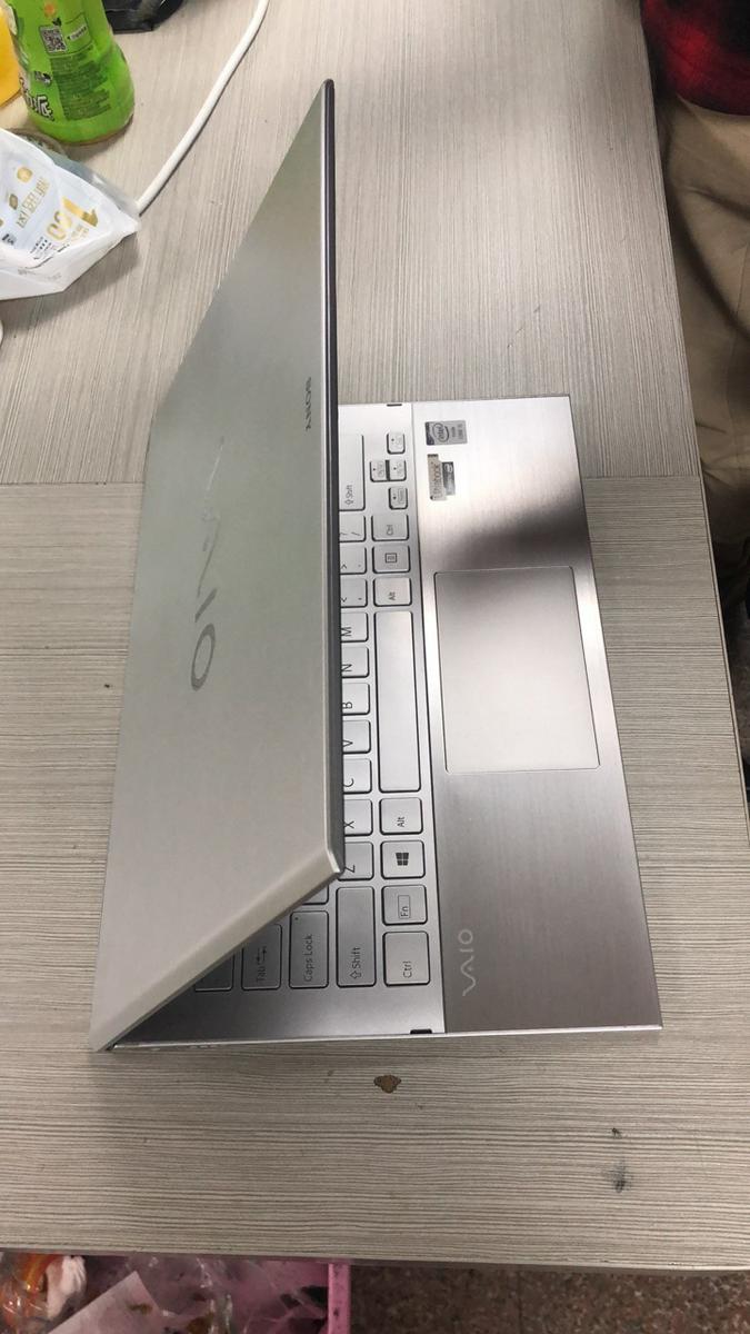 索尼超级本13寸i54g128g价1400