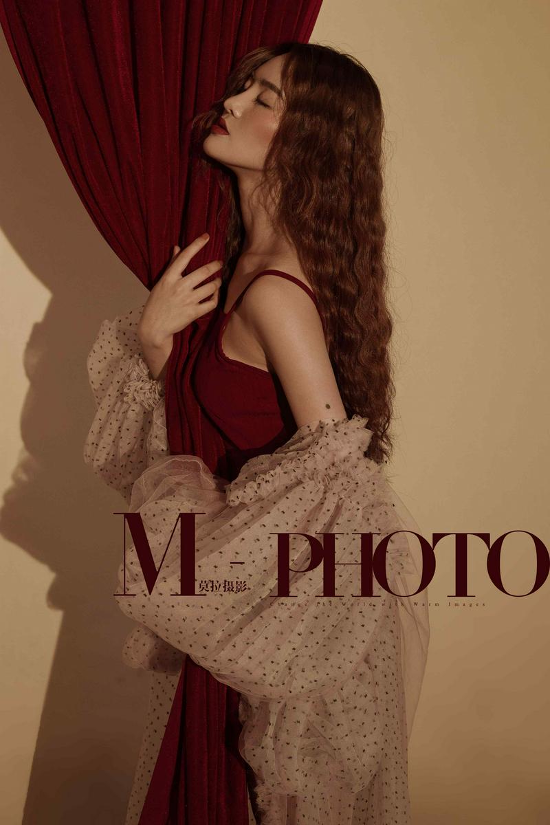 【莫拉摄影】红衣优雅女人 vx:15320505033