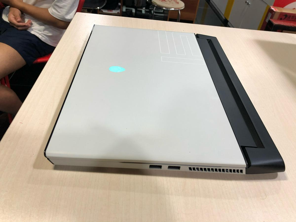 69 笔记本/配件 69 外星人15r2 i7 9750 16g 1tb固态 rtx 2060