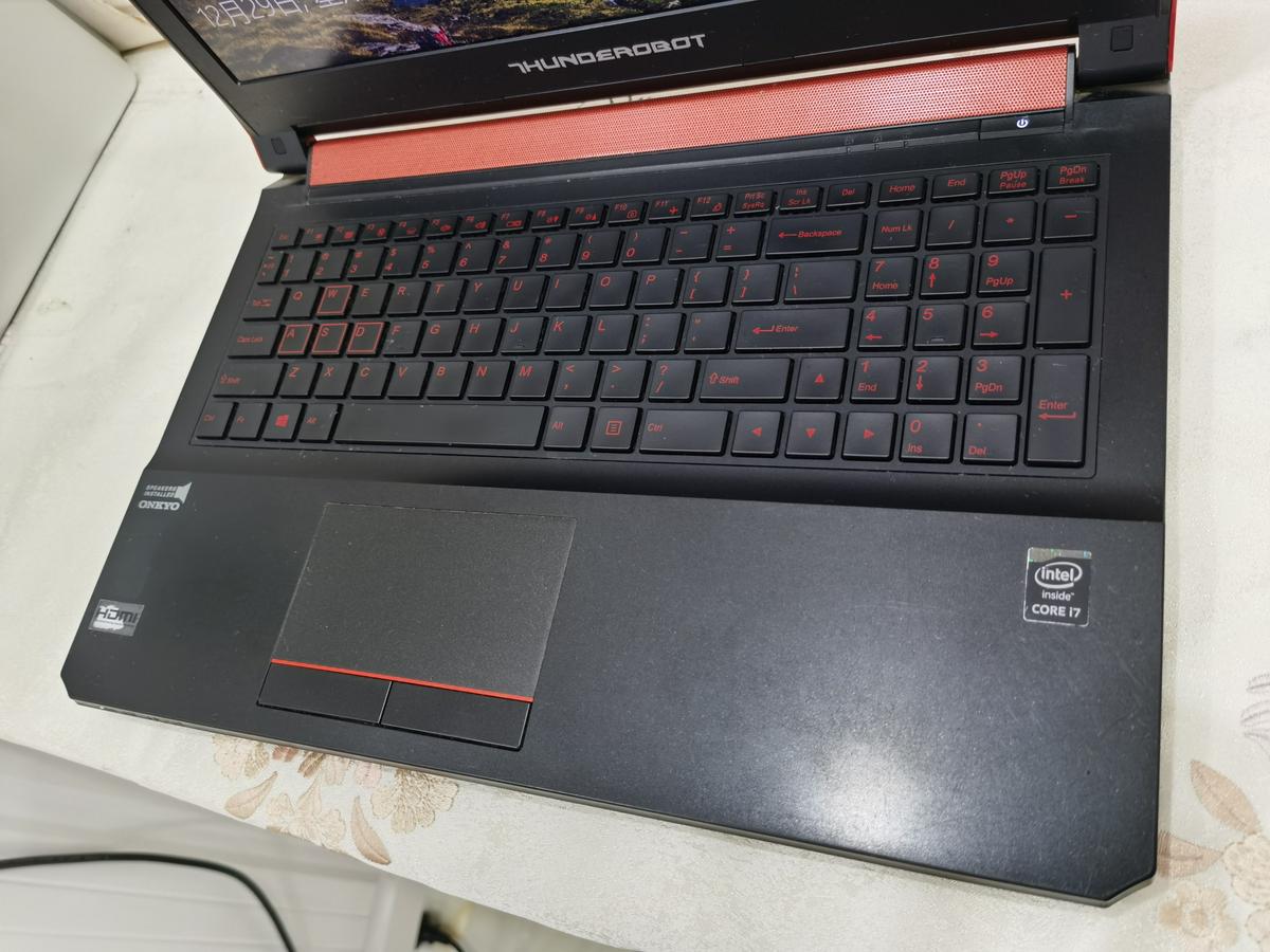 雷神tr g150t i7 8g 240g游戏本